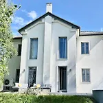 Villa Stylish With Jacuzzi, Terrace, Garden, Tatra Naprawa