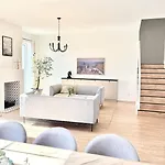 Villa Stylish With Jacuzzi, Terrace, Garden, Tatra Naprawa