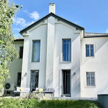 别墅 Stylish With Jacuzzi, Terrace, Garden, Tatra Naprawa