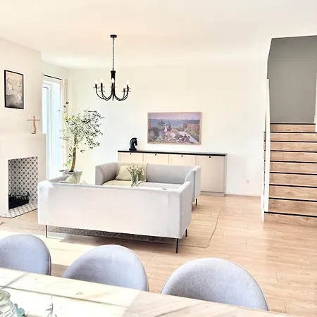 Вилла Stylish With Jacuzzi, Terrace, Garden, Tatra Naprawa