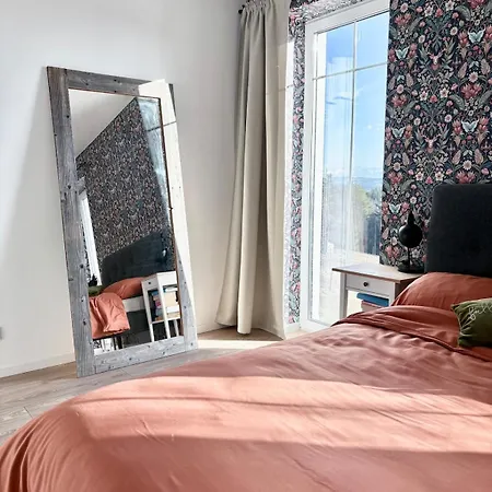 Stylish With Jacuzzi, Terrace, Garden, Tatra Вилла