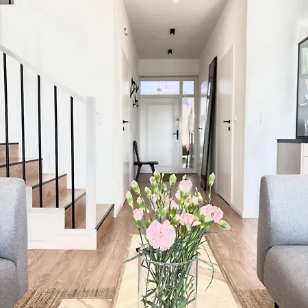 别墅 Stylish With Jacuzzi, Terrace, Garden, Tatra Naprawa